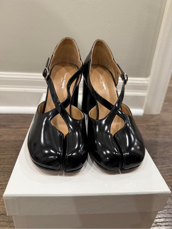 Maison Martin Margiela Shoes - Maison Martin Margiela Black Split-Toe Cross-Strap Heels